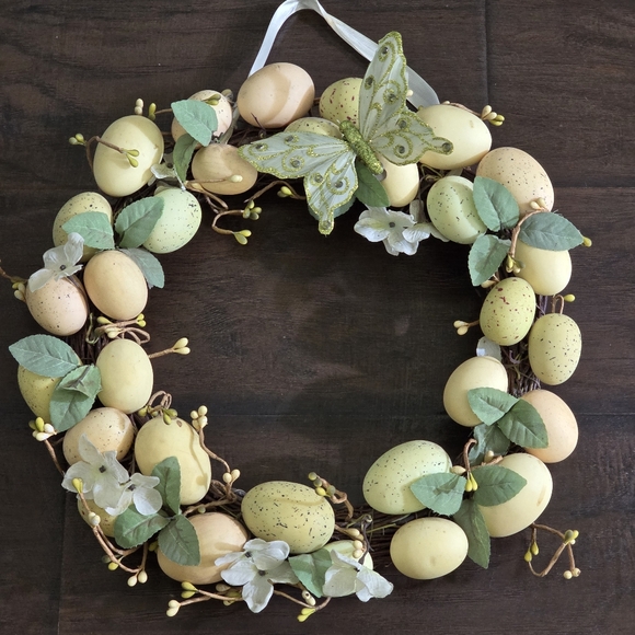 Easter Egg Wreath - Picture 1 of 6